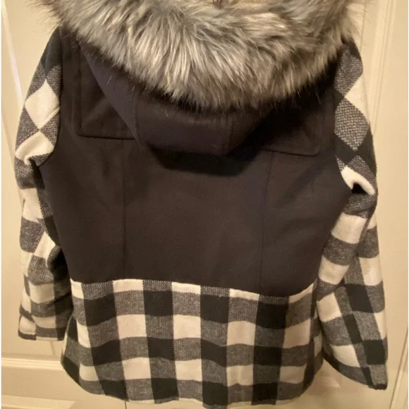 Celebrity Pink Color Block Coat With Detachable Sherpa Lined Fur Hood Like New - Picture 6 of 9